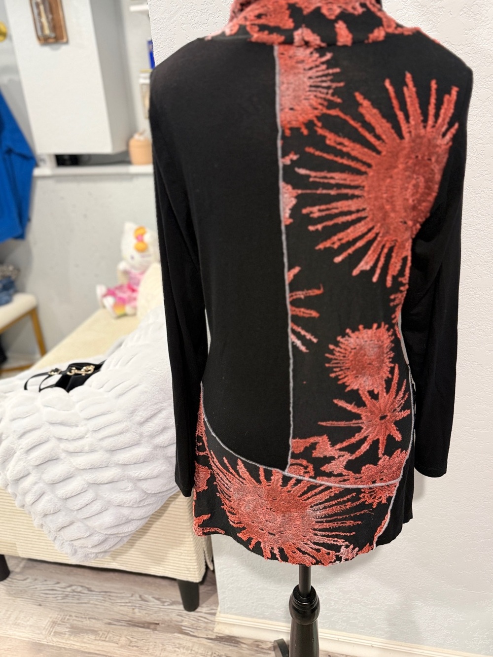 Paris Hues Asymmetrical Embroidered Floral Tunic Top Black Rust Cowl Neck M - Picture 8 of 11
